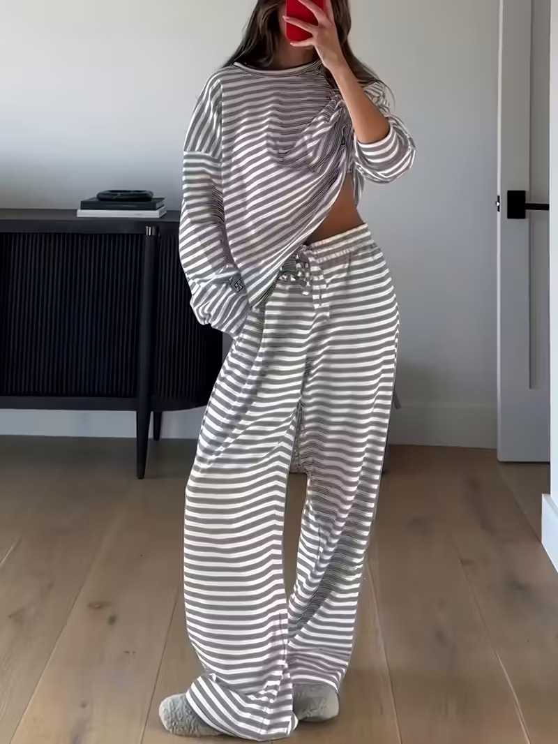 Winter Clothing For Women - Новый осенне-зимний комплект 2026: женская полосатая